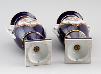 VASER, 2 st snarlika, Meissen, 1900-tal.