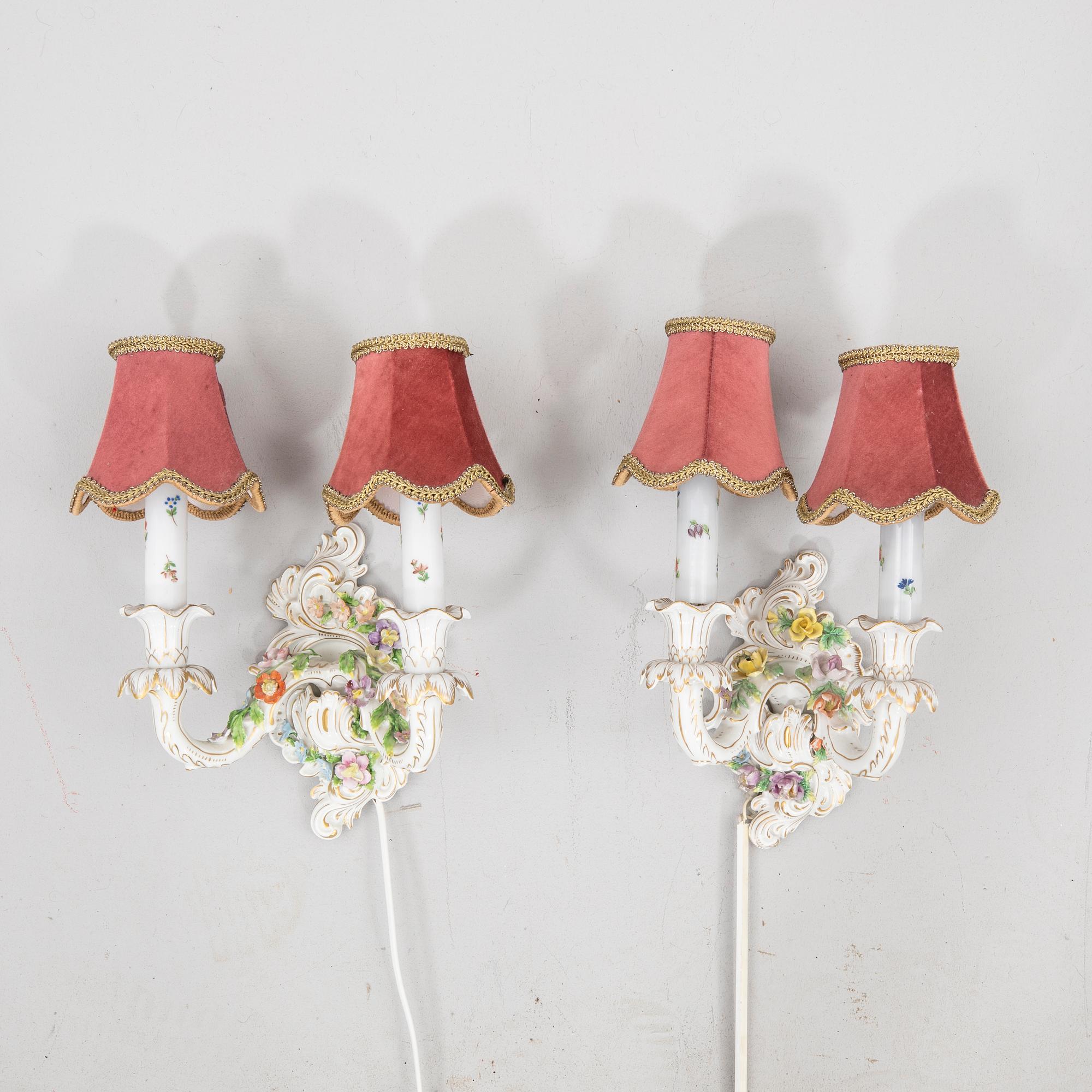 Chandelier and a pair of sconces, Rococo-style Dresden mid-20th century porcelain.