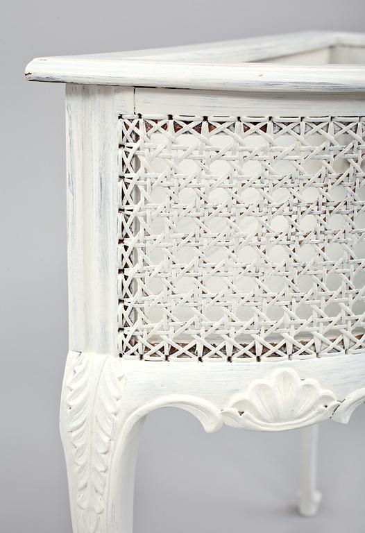 BLOMBORD, ett par, rokokostil, 1900-talets andra hälft.