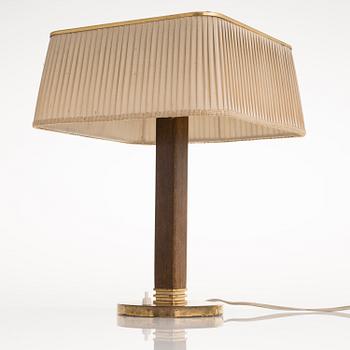 PAAVO TYNELL, A mid 20th century '5066' desk lamp for Taito Oy, Finland.