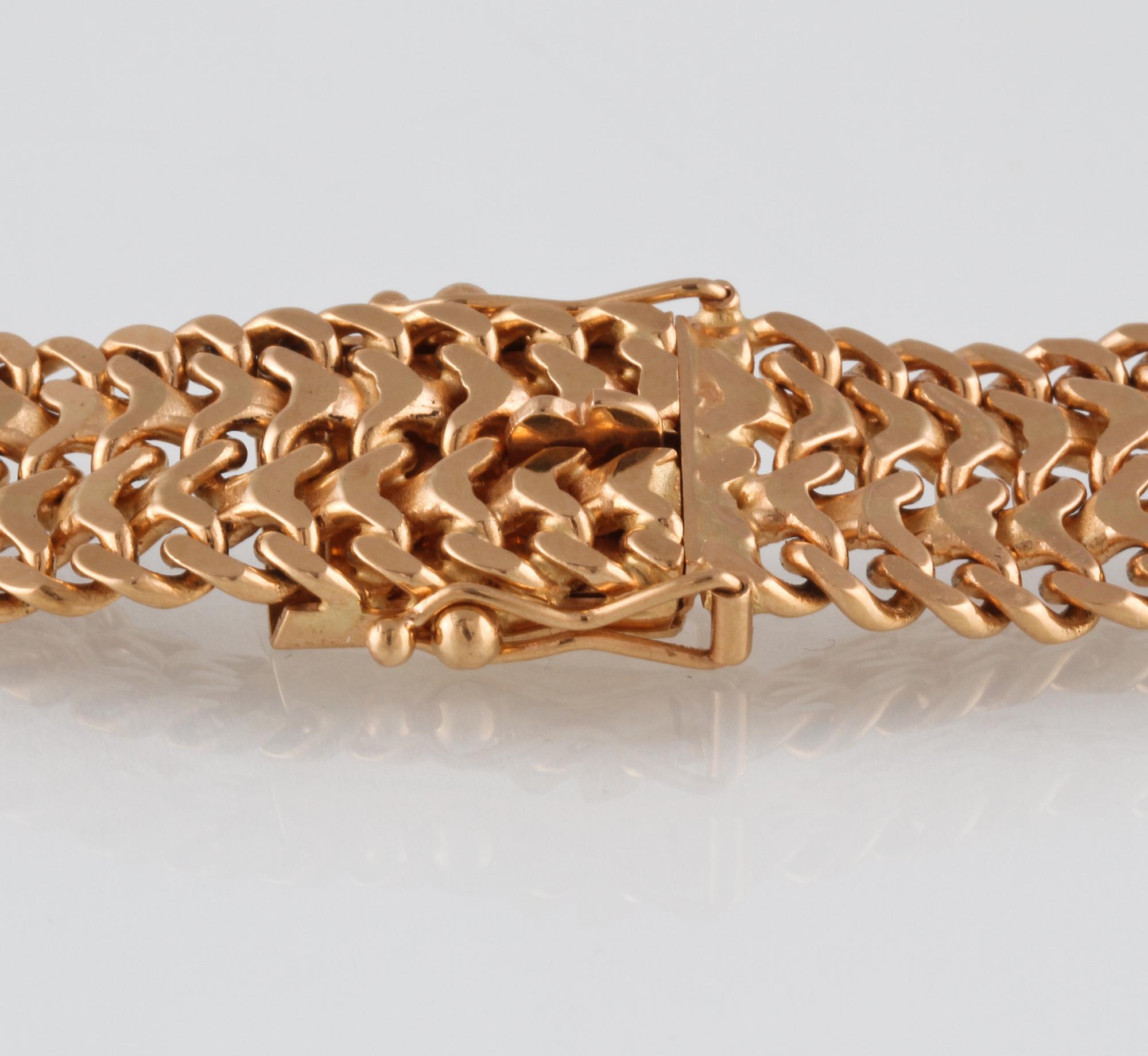 COLLIER, 18K guld, med cabochonslipad korall och lapis lazuli samt åttkantslipade diamanter. Vikt 76,9 gram.