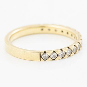 Ring, 18K gold with brilliant-cut diamonds.