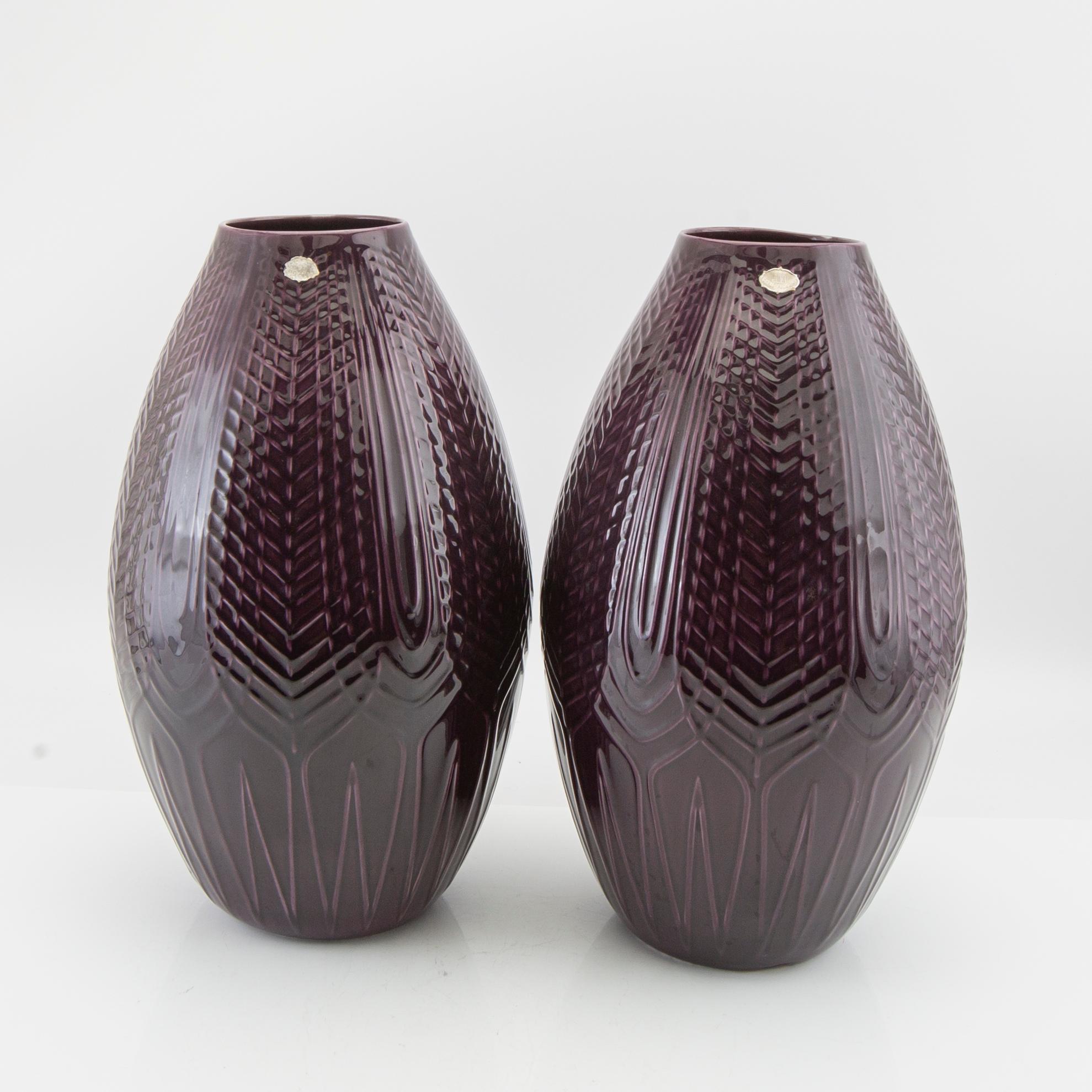 Berit Ternell, vaser 2 st Uppsala Ekeby stengods.