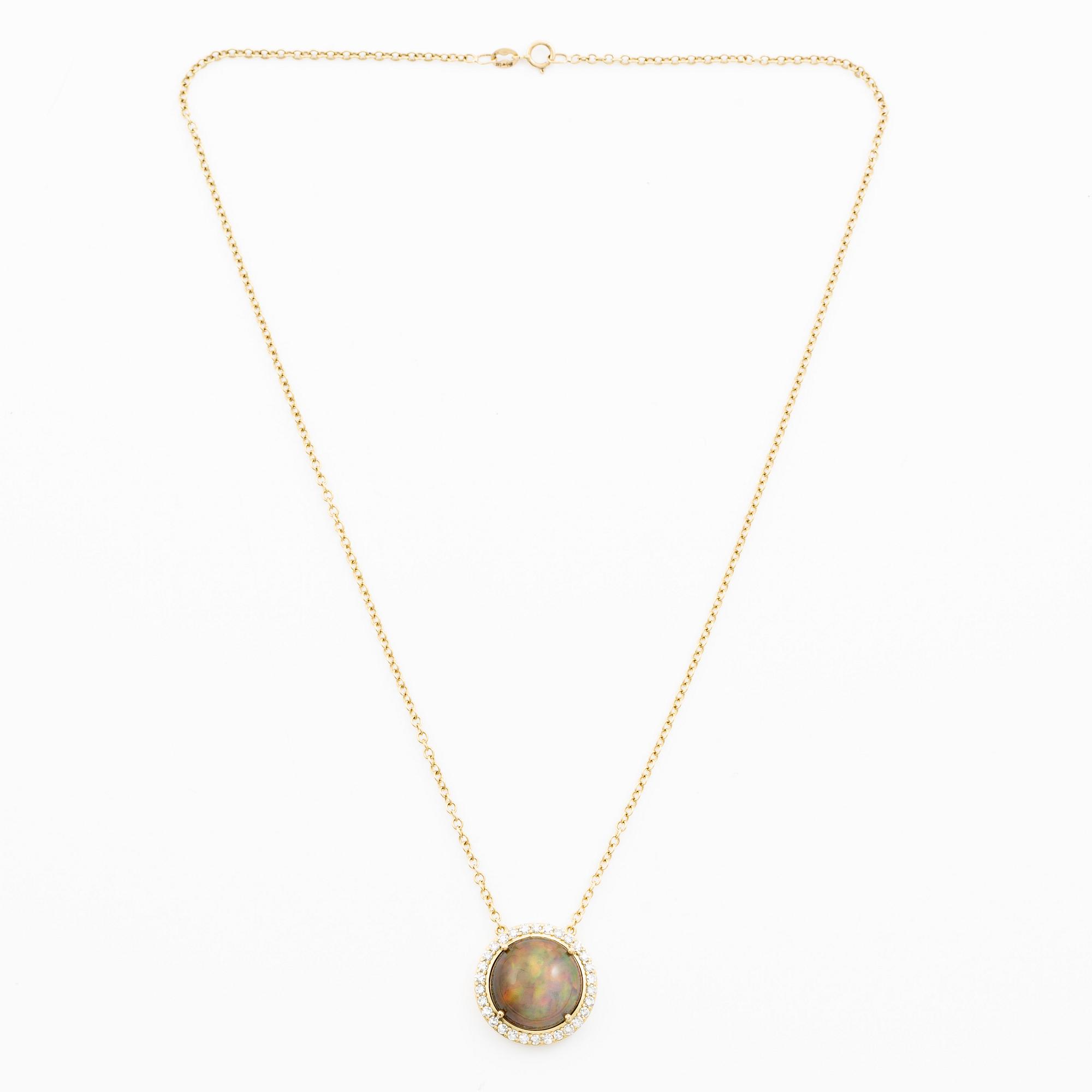 Collier 18K guld med opal och åttkantslipade diamanter.