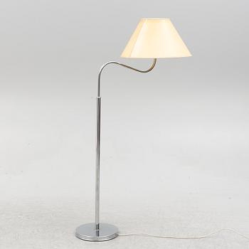 Josef Frank, golvlampa, modell 2368/"Stora Kamelen", i förkromad metall, Firma Svenskt Tenn, 1900-talets andra hälft.