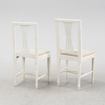 Stolar, 2 st, snarlika, gustavianska, 17-och 1800-tal.