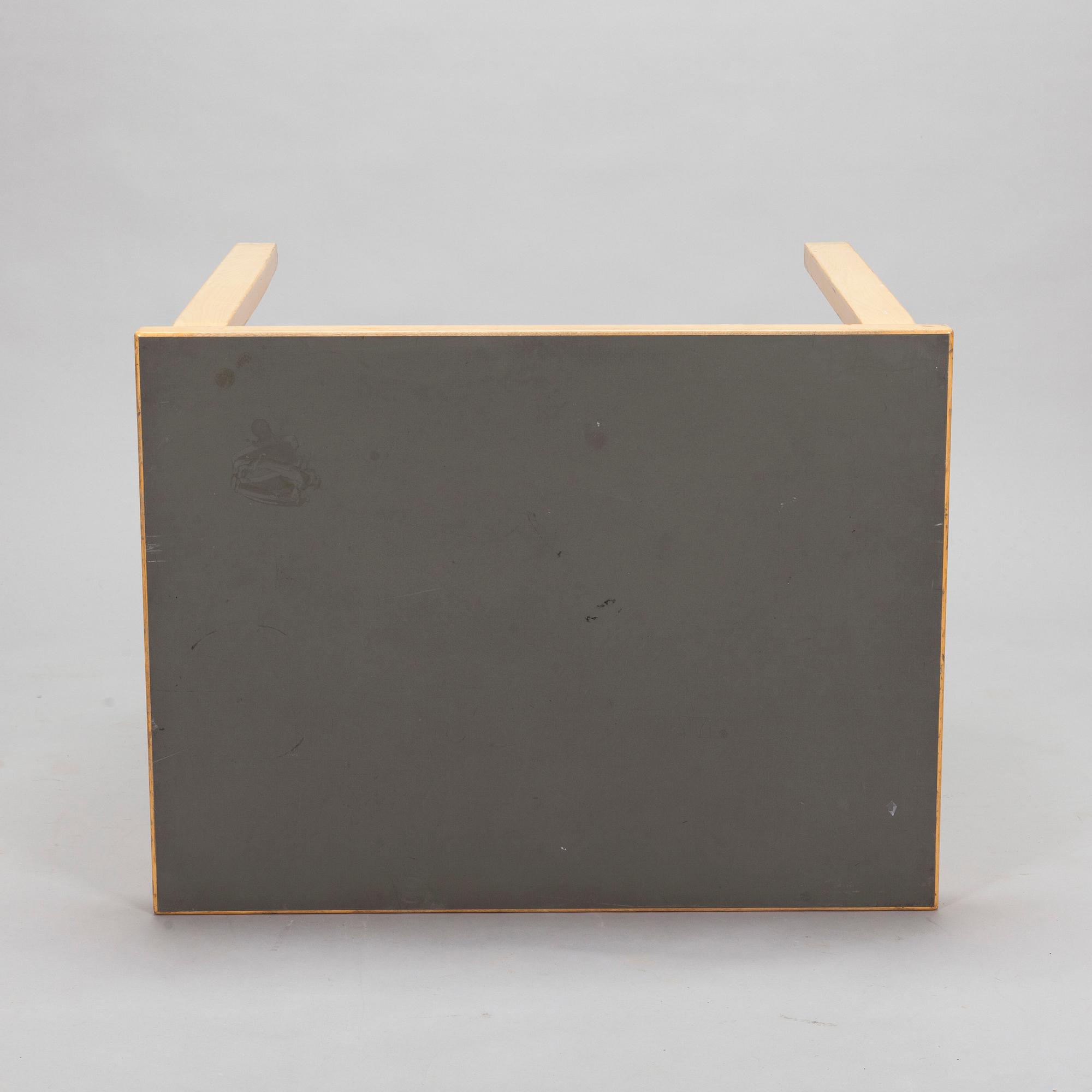 Alvar Aalto, A mid-20th century table for O.Y. Huonekalu- ja Rakennustyötehdas A.B.