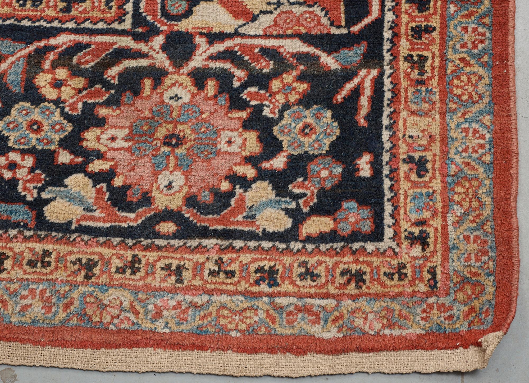 ANTIQUE/SEMI-ANTIQUE MAHAL. 593 x 377 cm.