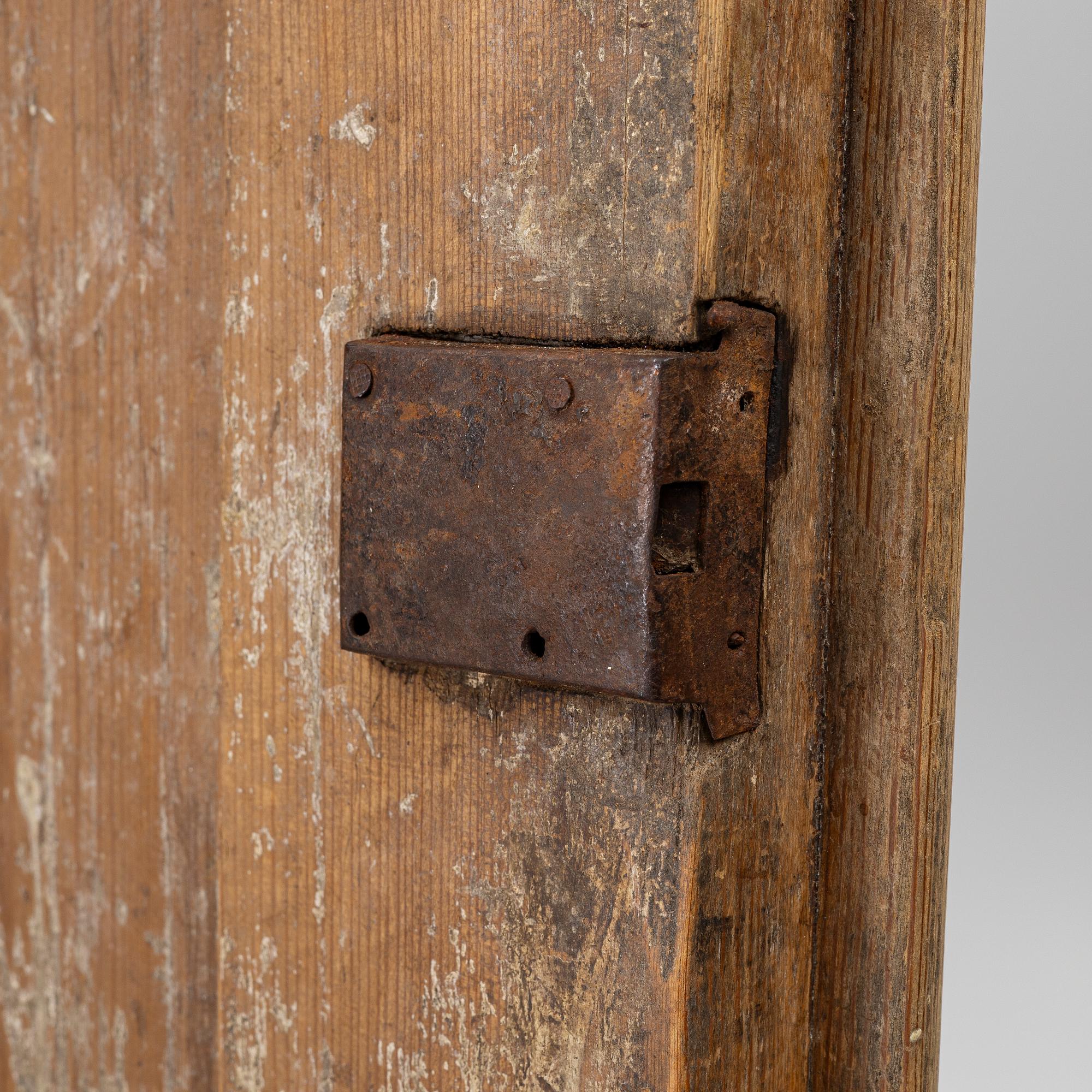A folk-art cabinet attributed to  "Gammelmålaren" Anders Nilsson (Brunskog, 1807–1889).