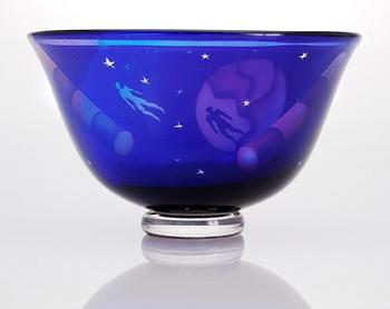 A Bertil Vallien glass bowl, Kosta Boda 1989.