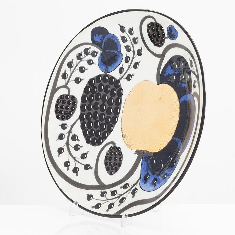 Birger Kaipiainen, A decorative porcelain dish, 'Elegance/5', numbered 183. Pro Arte, Arabia.