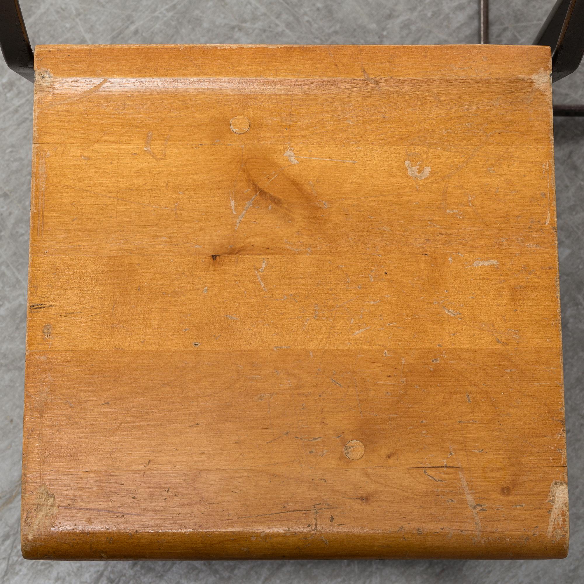 ARTHUR LINDQVIST, four chairs from Grythyttans stålmöbler, first half of the 20th Century.