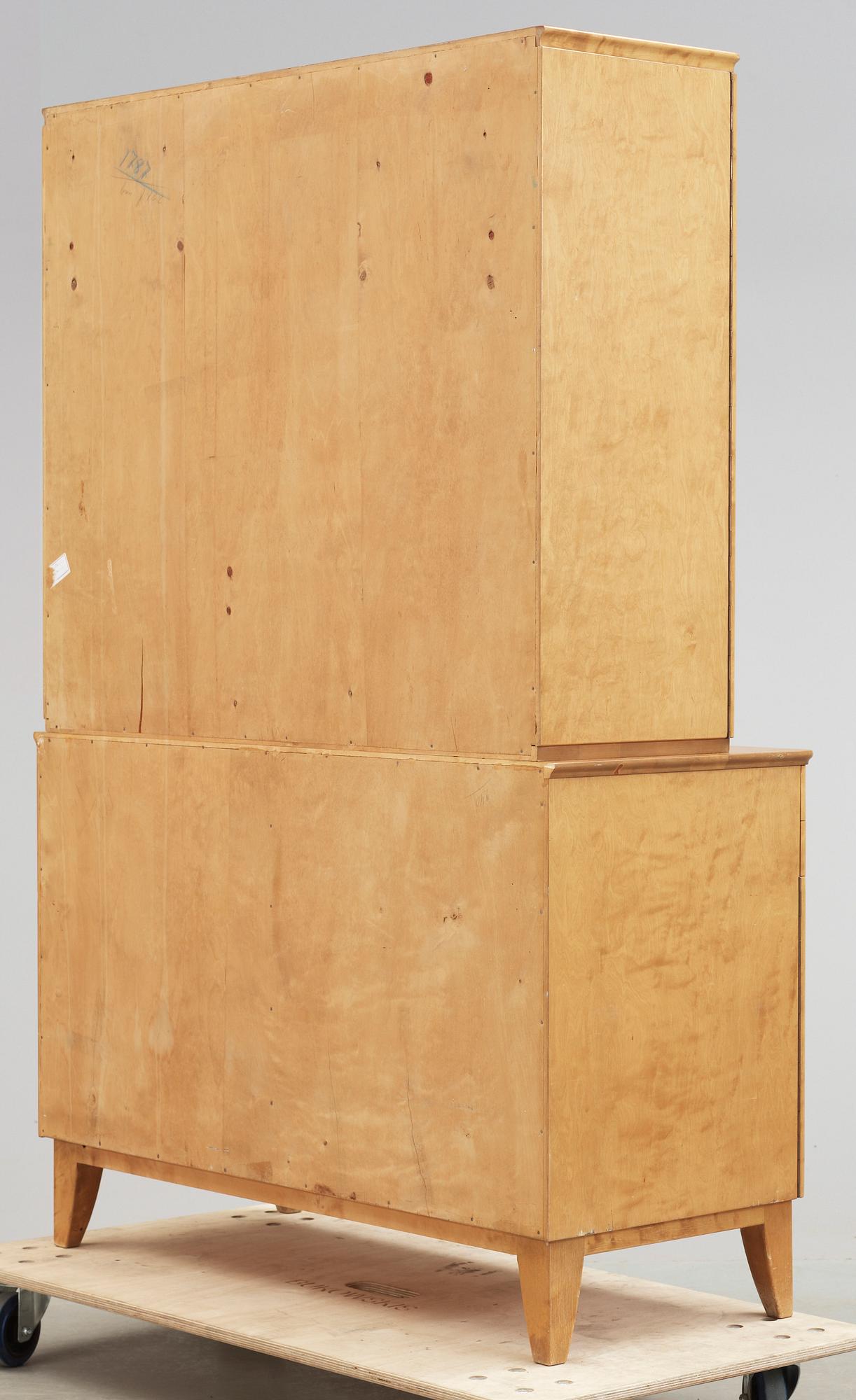 SKÅP, möjligen Axel Larsson, Svenska Möbelfabrikerna, Bodafors, 1940-tal.