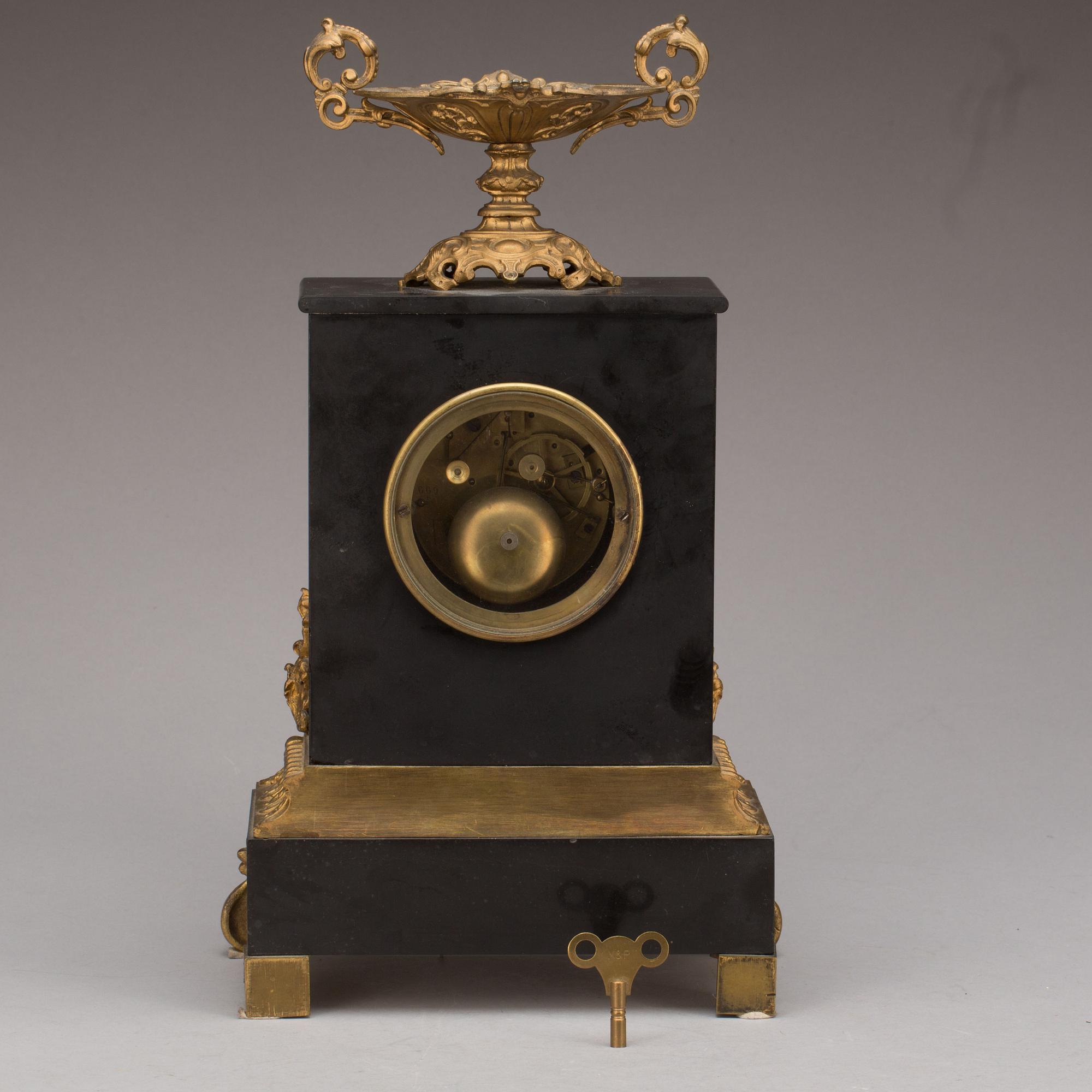 BORDSPENDYL, oscariansk, 1800-talets slut.