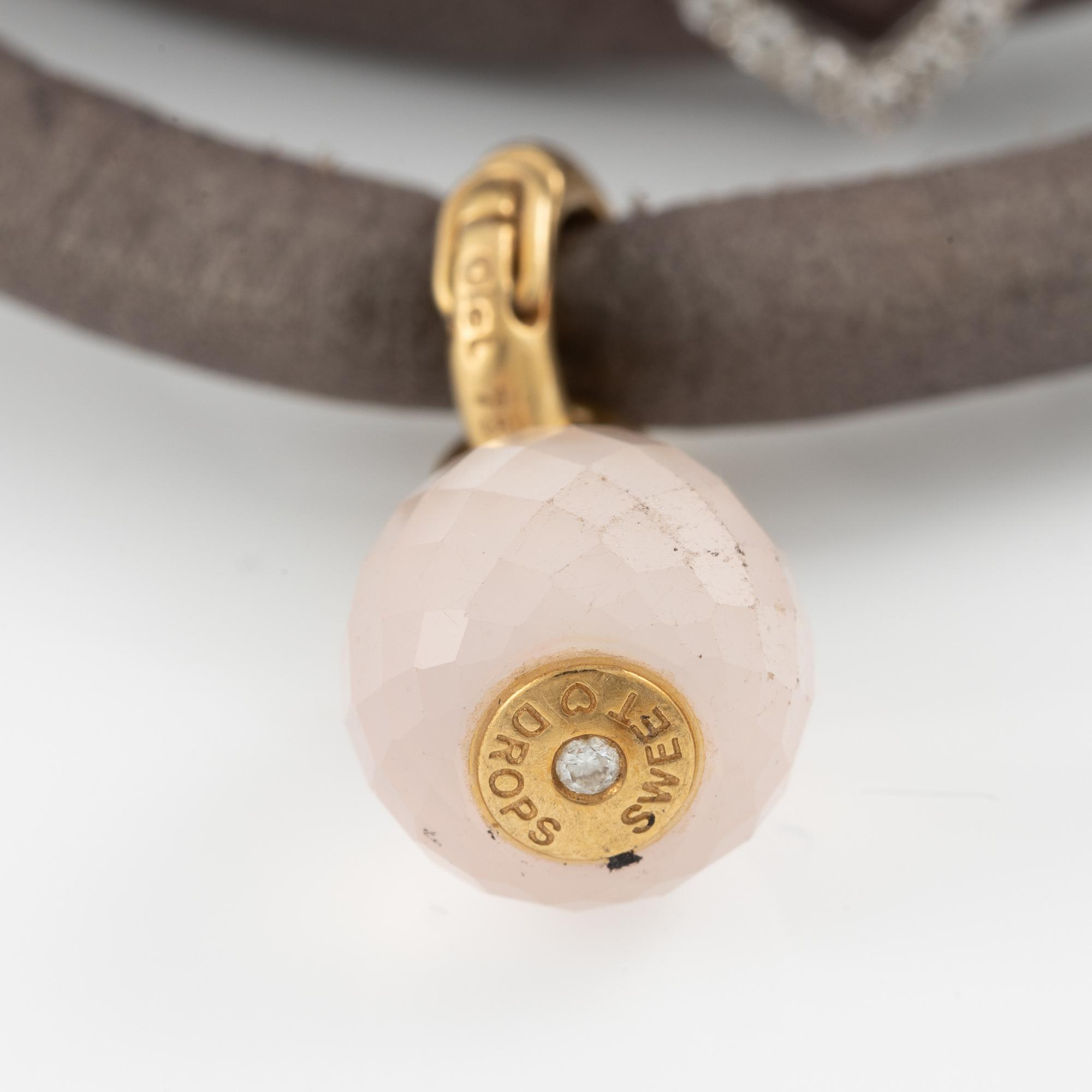 Ole Lyynggard, Charlotte Lynggaard, armband, lädderrem med berlocker, "sweet drops",.