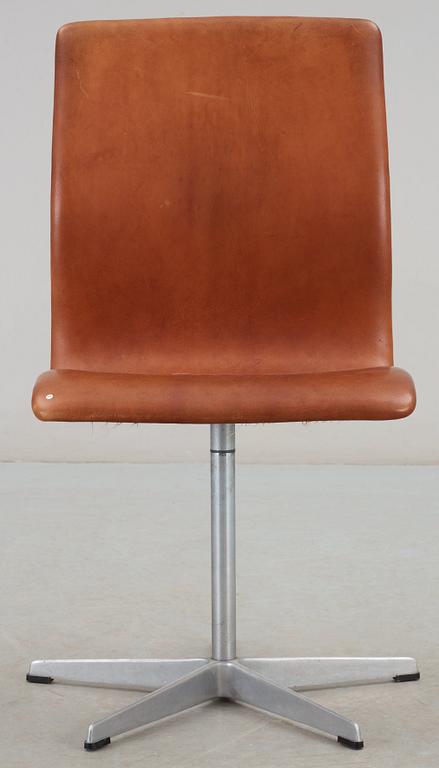 An Arne Jacobsen 'Oxford' brown leather and aluminium chair, Fritz Hansen, Denmark.