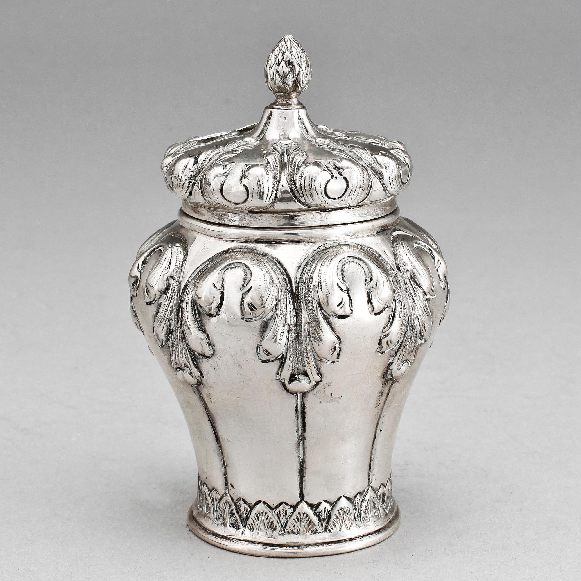 PARTI SILVER, 4 delar b.la. C. D. Saunders & J. F. Holllings Shepard, London, England, 1910-11. Totalvikt 561 g.