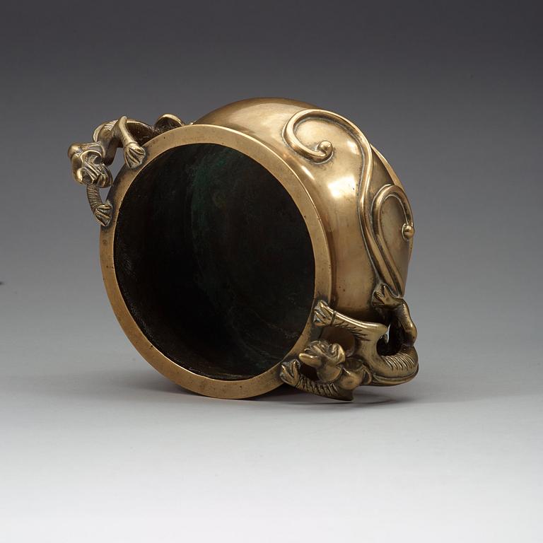 A bronze censer, Qing dynasty (1644-1912).