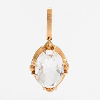 Elis Kauppi, Hänge, 14K guld och bergskristall. Kupittaan kulta, Åbo.