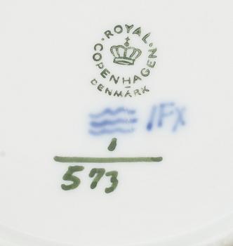 SERVISPORSLIN, 7 delar, porslin, "Musselmalet", Royal Copenhagen.