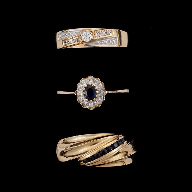 RINGAR, 3st, 18k guld med små diamanter och safirer. Totalvikt 9g.