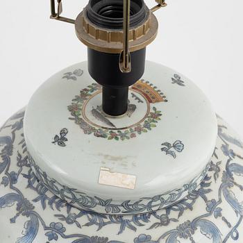 A pair of ceramic table lights, modern manufacturing.