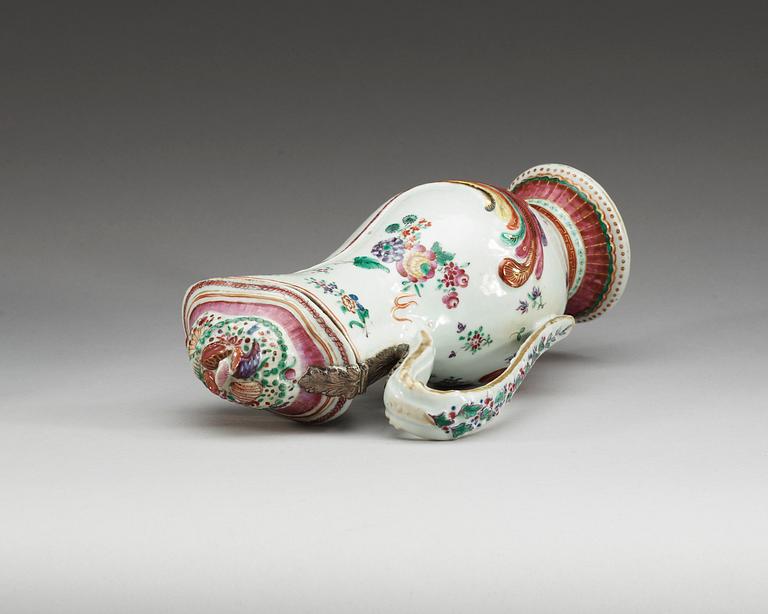 A famille rose ewer and basin, Qing dynasty, Qianlong (1736-95).