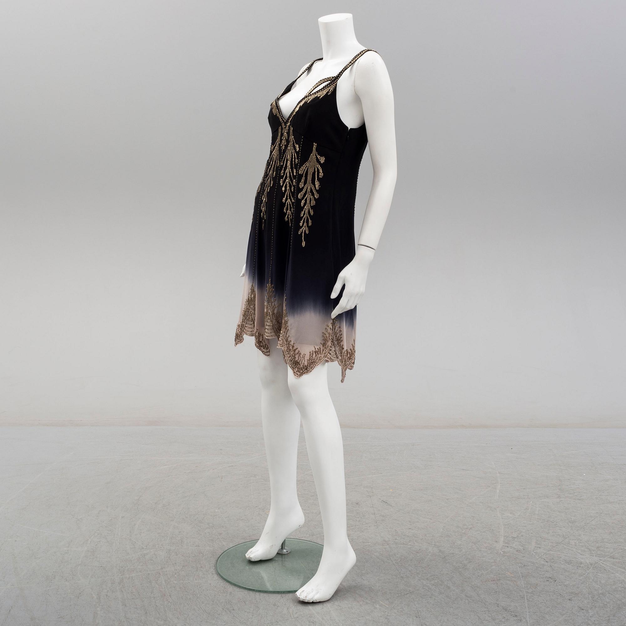 KAREN MILLEN, a dip dye beaded dress, UK size 12. - Bukowskis