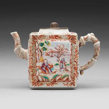 624. A large famille rose punch pot, Qing dynasty, Qianlong (1736-95).