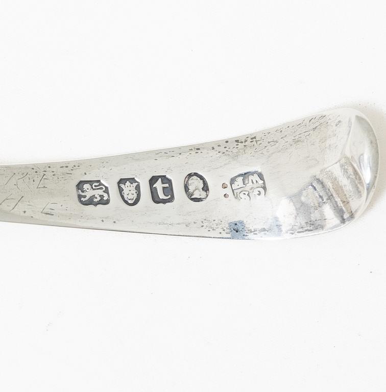 Soppslev, såssked samt strösked, silver, Sverige och England omkring år 1800.
