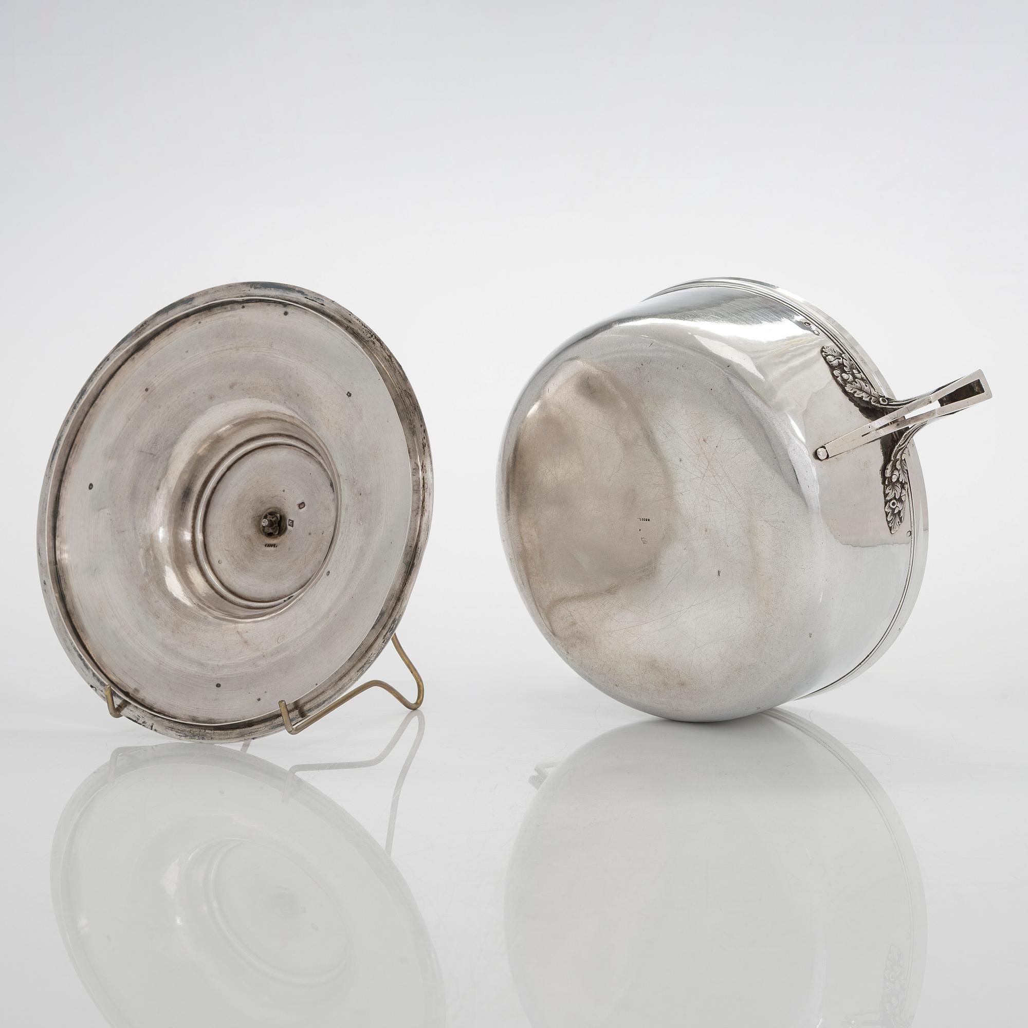 An Odiot silver tureen, Paris, 1819-1838.