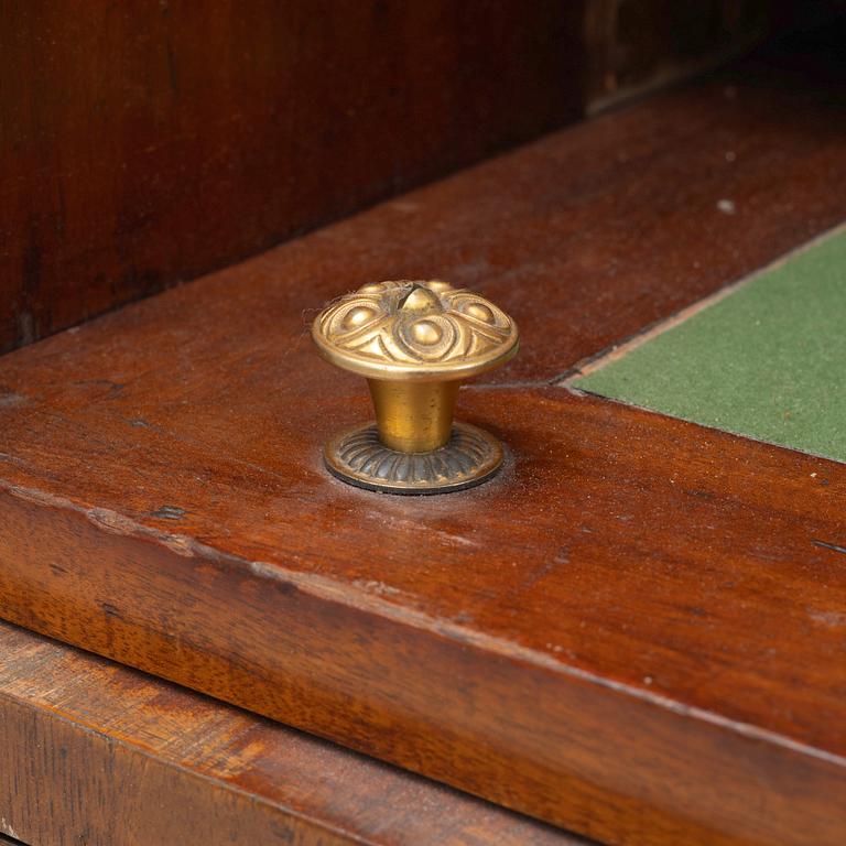 Rullklaffssekretär, Empire, 1800-talets första hälft.