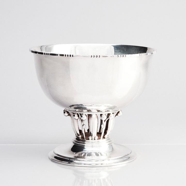 Georg Jensen, skål på fot, Köpenhamn efter 1945, sterling silver, design nr 19A.