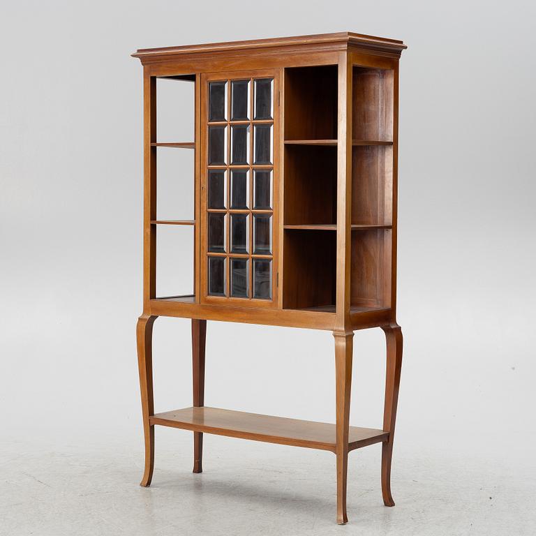 Salon cabinet, Nordiska Kompaniet, before 1909.