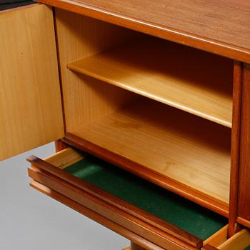SIDEBOARD, 1900-talets tredje kvartal.