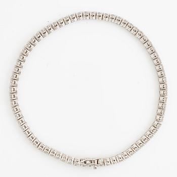 Tennisarmband 18K vitguld med briljantslipade diamanter totalt 3.82 ct.
