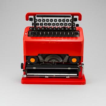 SKRIVMASKIN, "Valentine", Perry King samt Ettore Sottsass, Olivetti, formgiven 1968.