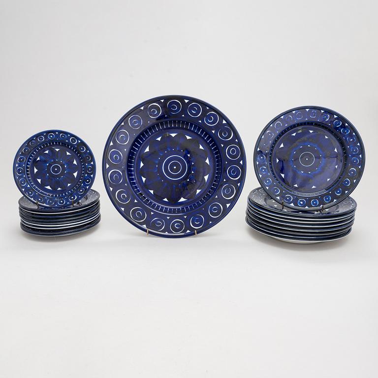 Ulla Procopé, a 57-piece 'Valencia' porcelain dinnerware for Arabia.