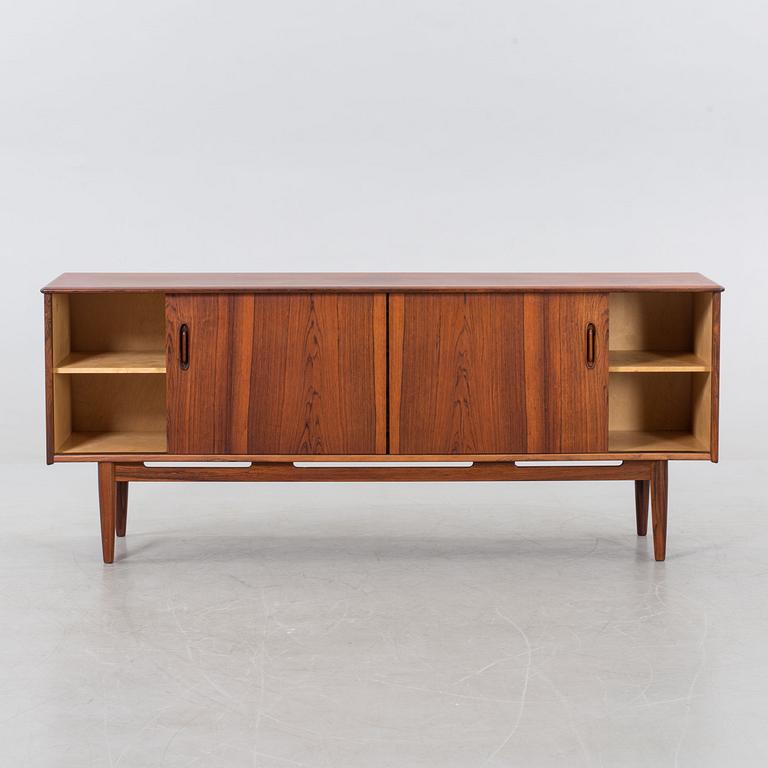 SIDEBOARD, "Cortina", Nils Jonsson, Troeds Möbelfabrik, Bjärnum, 1900-talets tredje kvartal. -Cites-intyg.