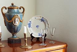 Classical Antiques F814