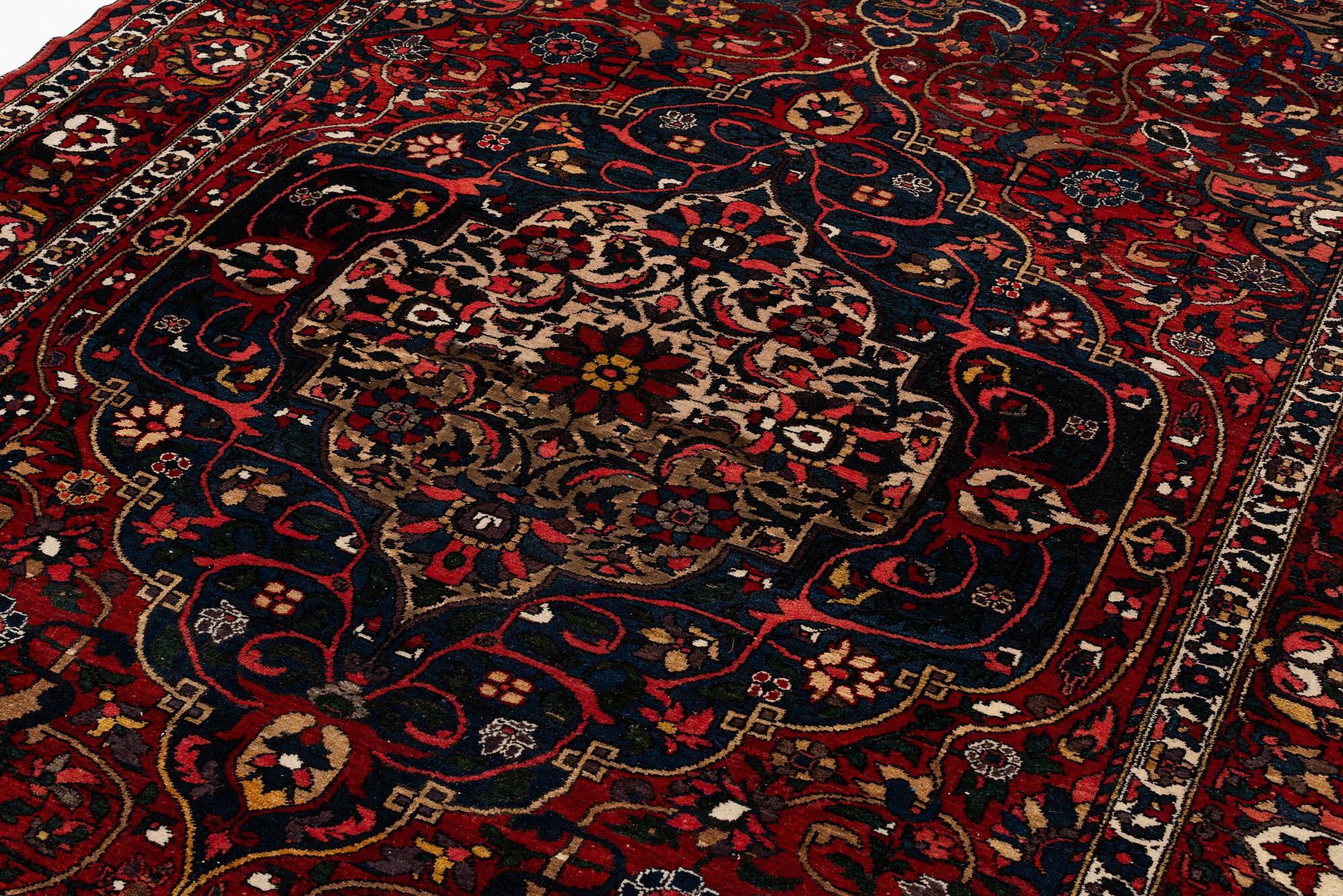 Matta semiantik Chahar Mahal och Bakthiaril, sannolikt Pir Balut, ca 341 x 221 cm.