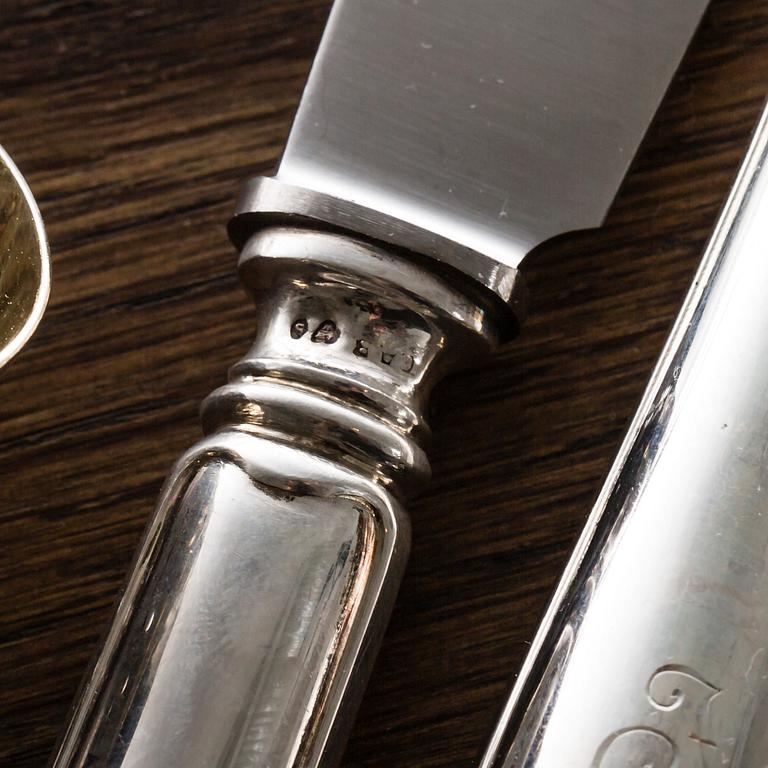 BESTICK, 208 dlr, "Svensk", silver, 1920-tal, total vikt inkl rostfria knivskaft ca 9000 g.