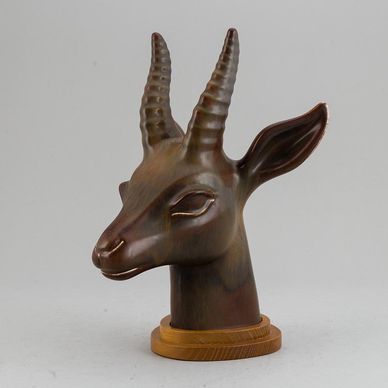 GUNNAR NYLUND, a unique stoneware sculpture of a gazelle´s head, Rörstrand, Sweden, mid 20th century.