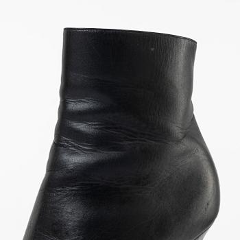 Christian Louboutin, ankle boots, size 37.