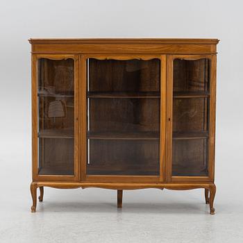 Display cabinet, Rococo style, first half of the 20th century.