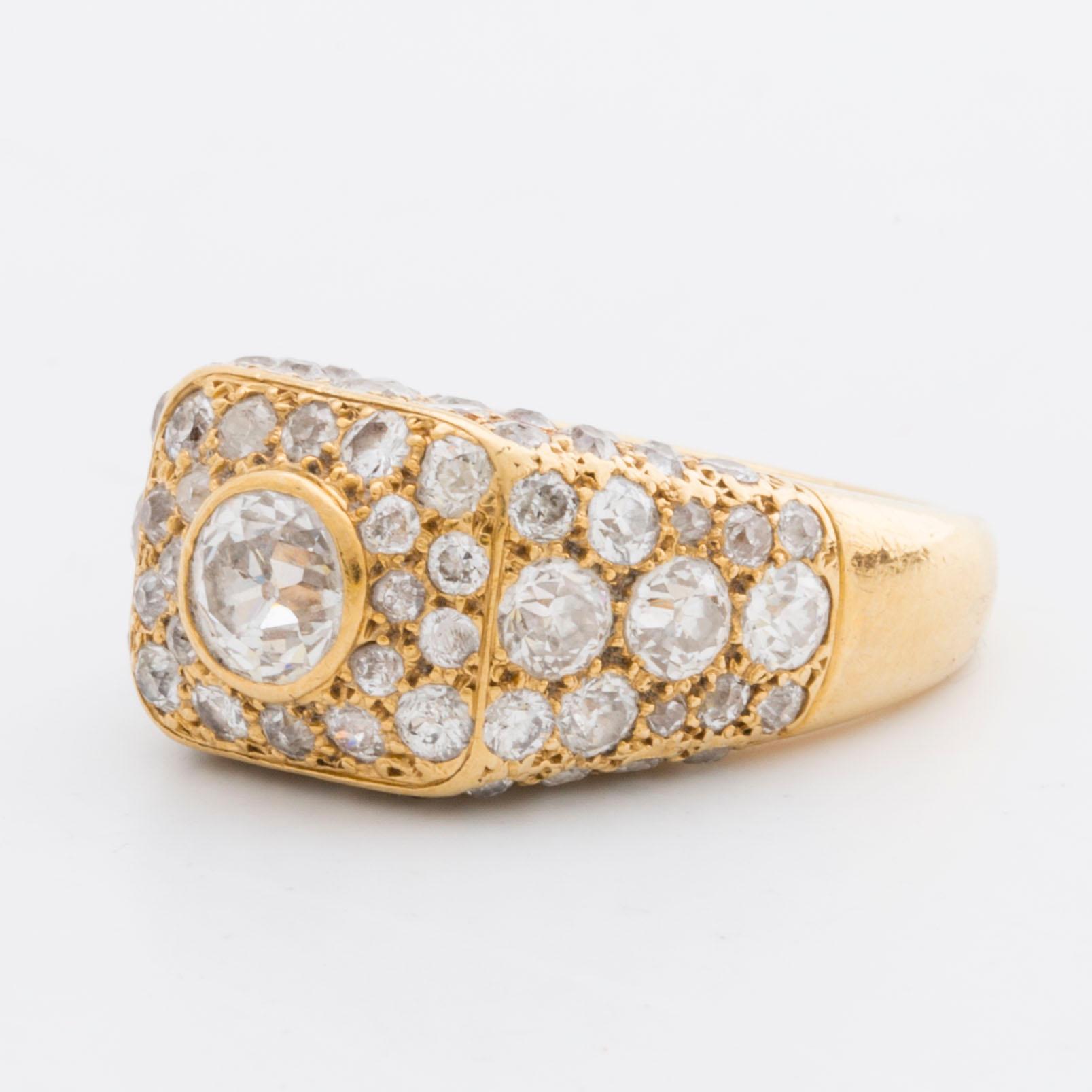 RING 20K gold w old-cut diamonds approx 4,5 ct, valuation letter.