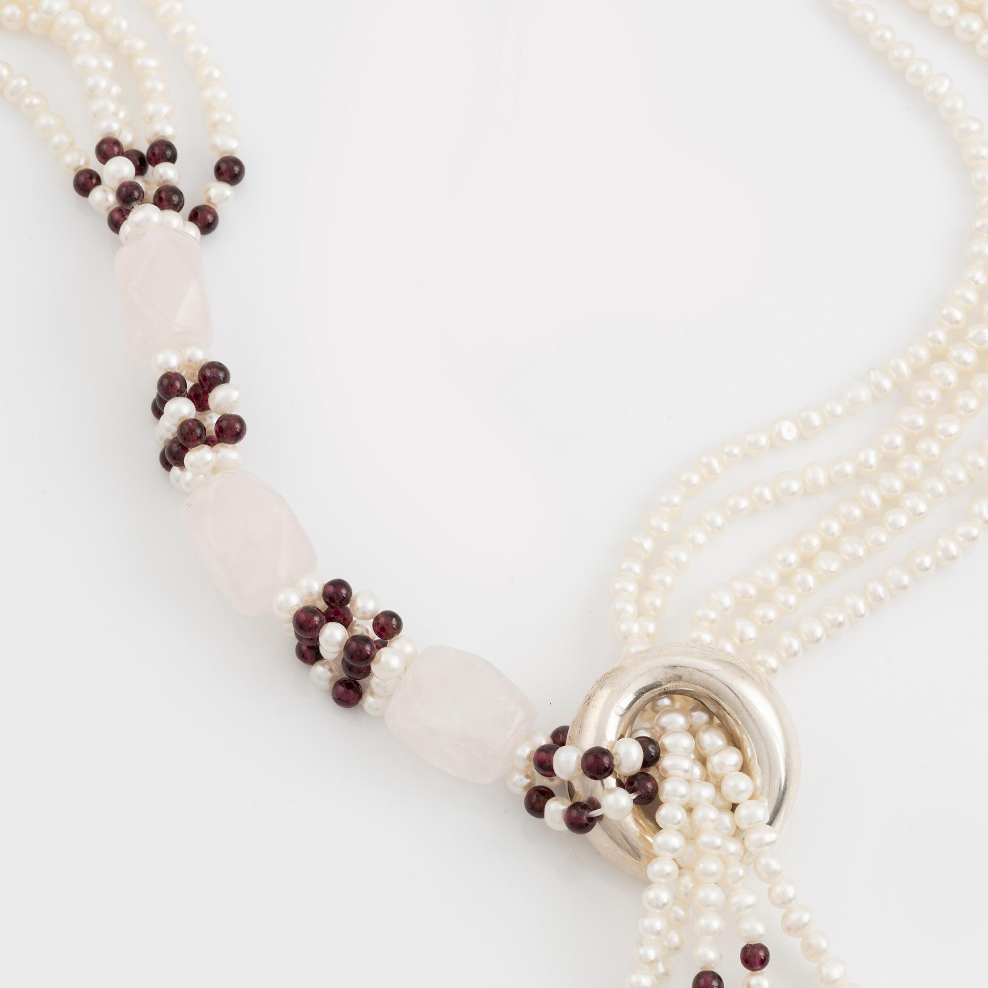 Pärlcollier, sötvattenspärlor, granat-, och träpärlor, rosenkvarts. Hänge, sterlingsilver, Elsa Peretti, Tiffany & Co.
