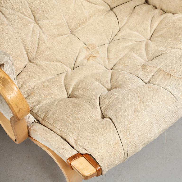 FÅTÖLJER, ett par, "Pernilla", Bruno Mathsson, 1900-talets andra hälft.