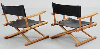 A pair of oak and leather folding chairs, probably by Elias Svedberg, Nordiska Kompaniet (NK), Nyköping 1950's.