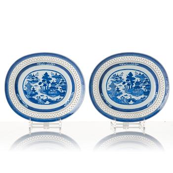 A pair of blue and white chesnut baskets, Qing dynasty, Qianlong (1736-95).